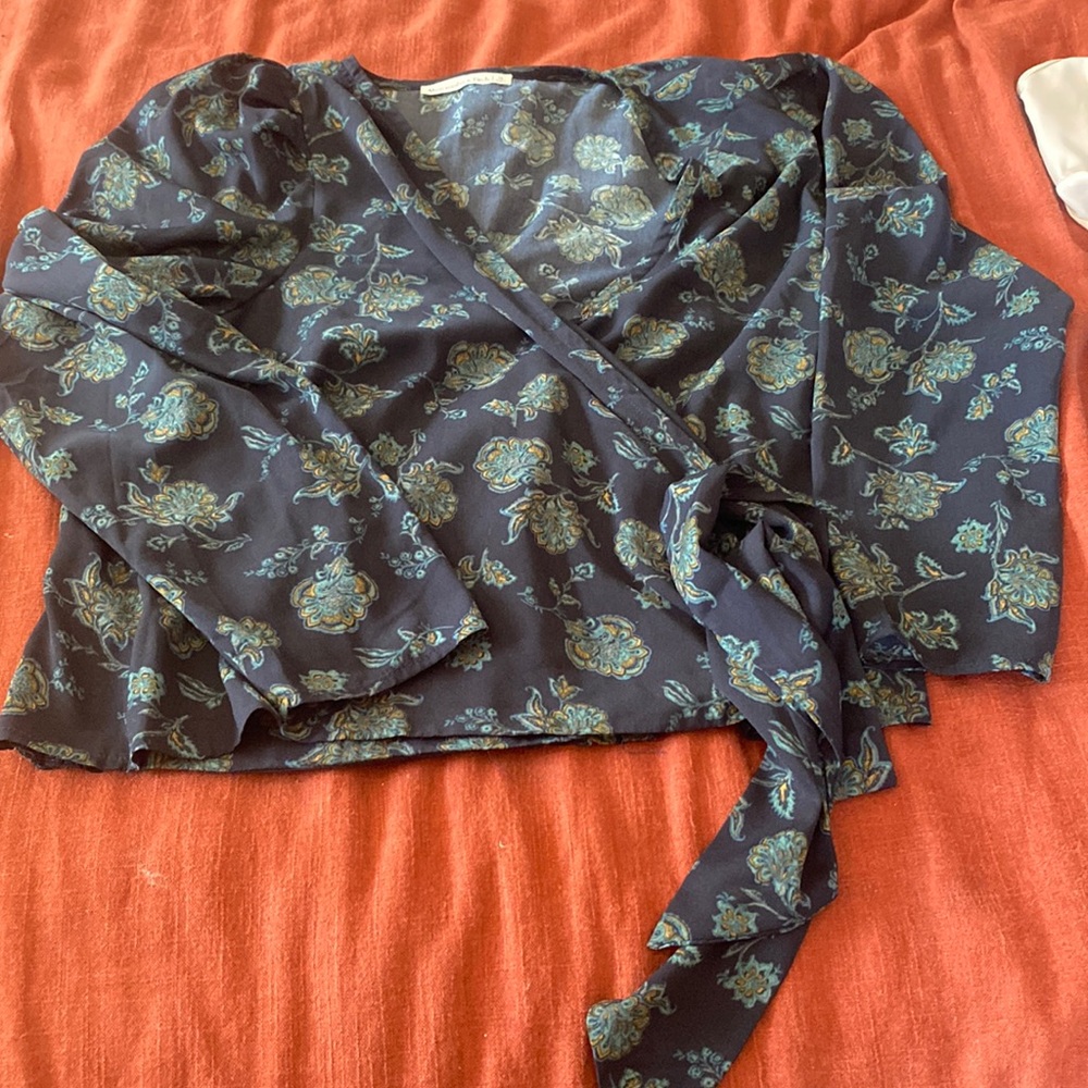 Abercrombie & fitch tie blouse size XL with smocking in back